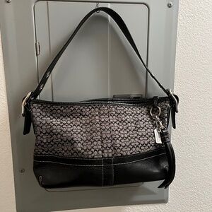 Coach G065-F10418 black Signature Jacquard with Smooth Leather